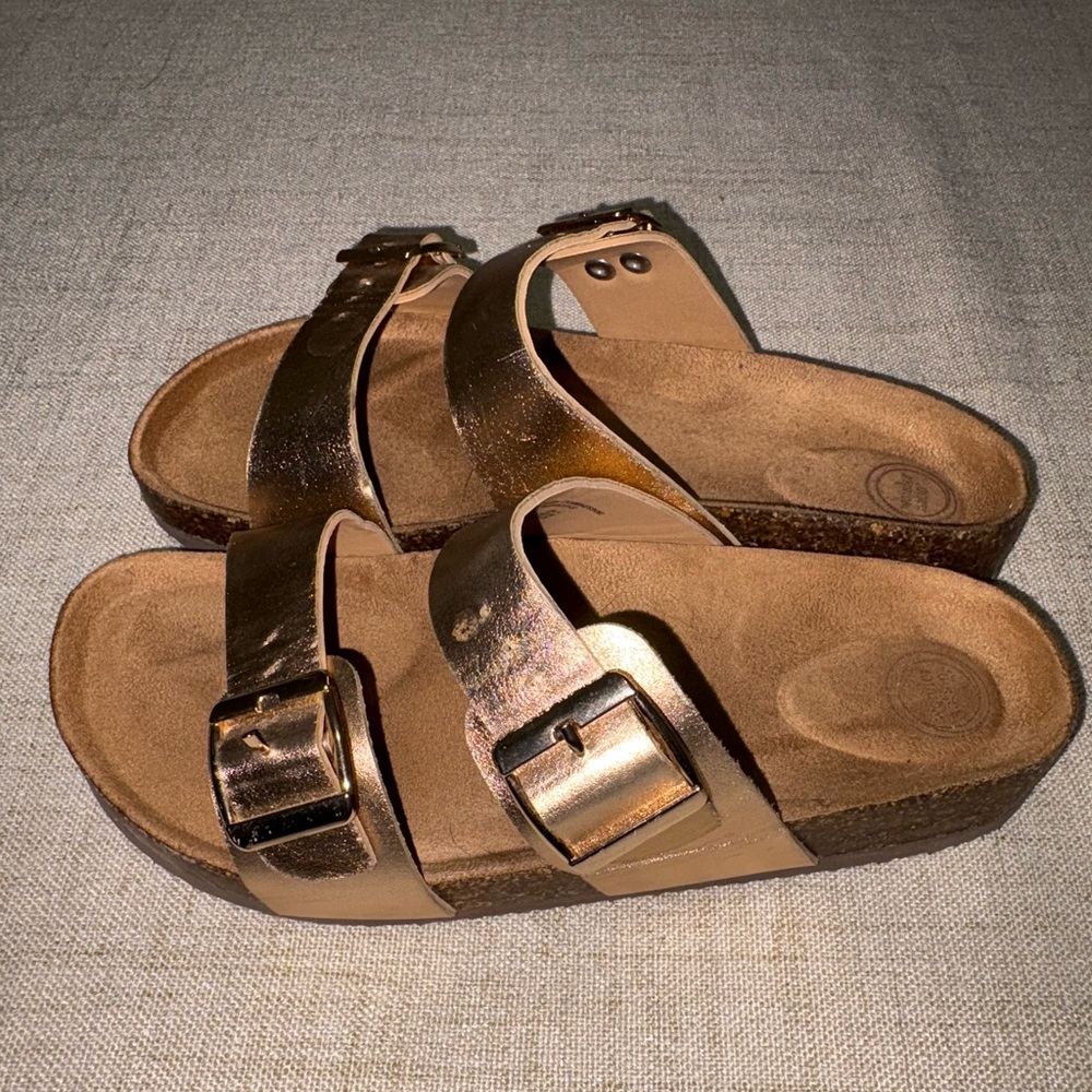 Wonder Nation Kids Metallic Bronze Sandals with Buckles Size 4 - Picture 2 of 6